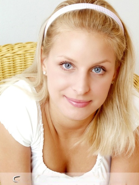 Pretty blonde Bela drops her white panties to finger her horny bald pussy 72629863