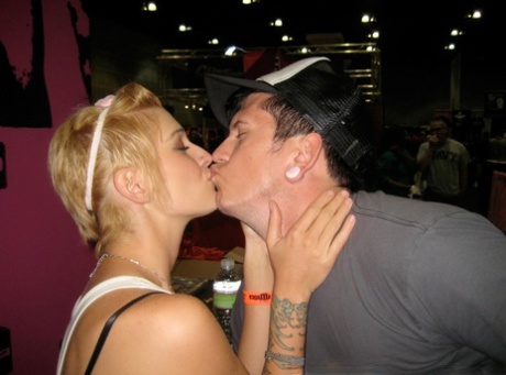Alt girl Joanna Angel hookups with her pornstar friends at a get together 34006369