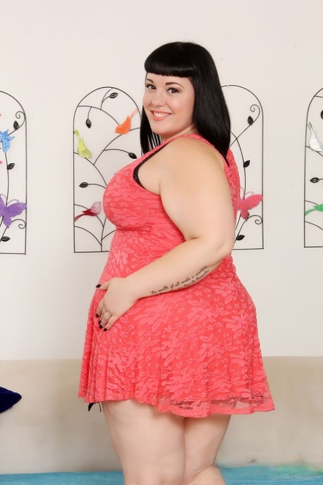 Dark haired fatty Alexxxis Allure undresses before sucking off a long dick 71859047