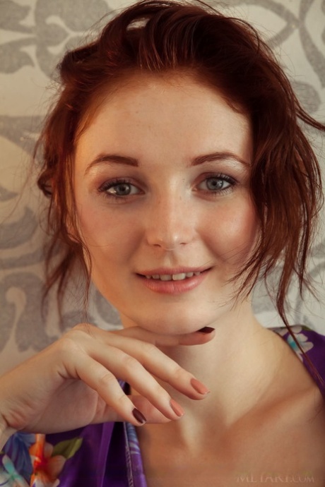 Redhead solo girl Leona Honey exposing tight teen ass and shaved vagina 30391246